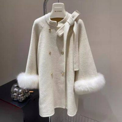 A rich girl's cloak coat with a loose design for autumn and winter, a petite wool woolen coat with a bow on both sides