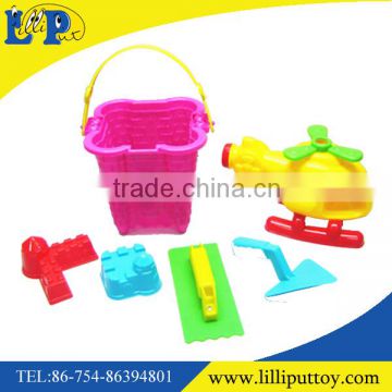 Interesting beach toy plastic sprinkler toy for kids