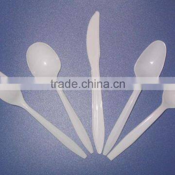 Plastic disposable picnic cutlery