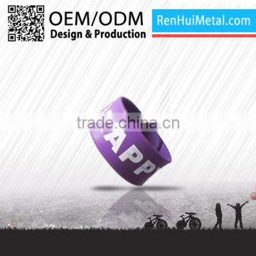 2016 wholsale durable custom silicone wristband