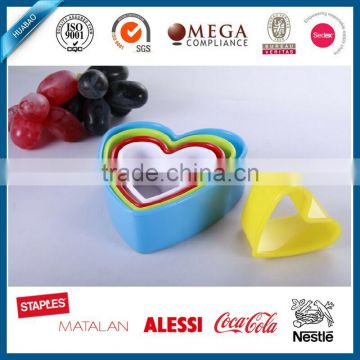 new design colorful heart shape plastic cookie cutter set