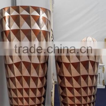 luxury lacquerware decorative vase in living room finish in 3D with eggshell, color, silverleaf color big size