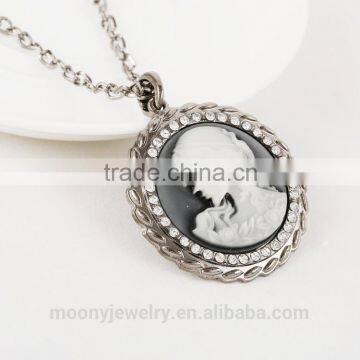 Round shaped necklace, with women logo on it, Europa style necklace