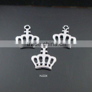 Chrome Color Zinc Alloy Pendants Crown Shape