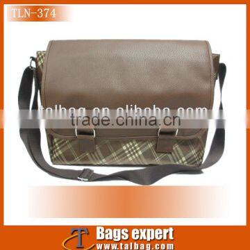 Fashion portable promotional messenger bag for men