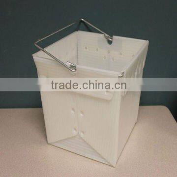 corrugated plastic tote with handle