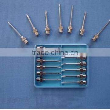 Vet and animal using stainless steel Lock Copper Rectangle Hub Needles