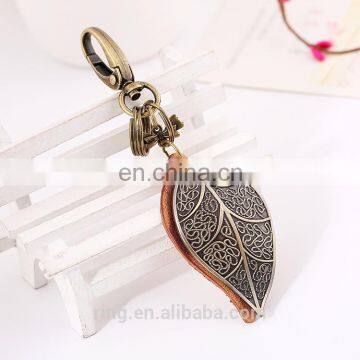 Hot Sale Punk Style Vintage Metal Leaf Leather Keychain photo-2