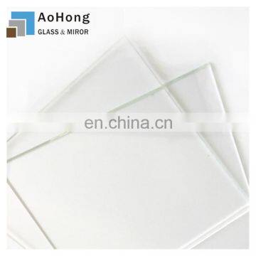 Ultra white patterned solar glass for solar collector