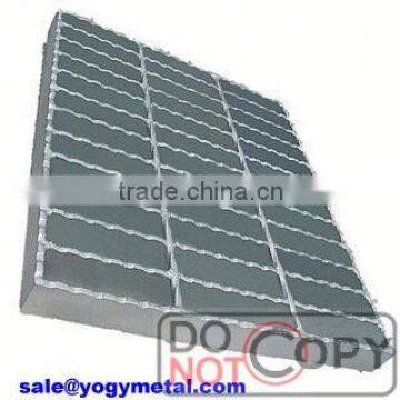 Heavy duty industrial steel grating