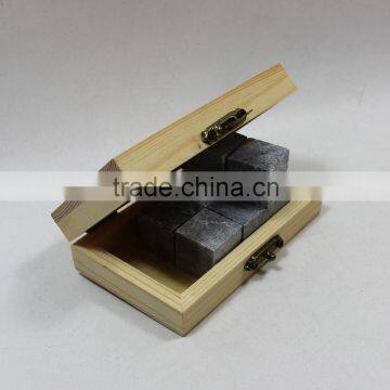 Wholesale non melting reusable OEM /ODM dice ice cube whisky stone with wooden box