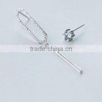 F20063N Silver Irregular Geometric Shape Diamond Earring photo-2