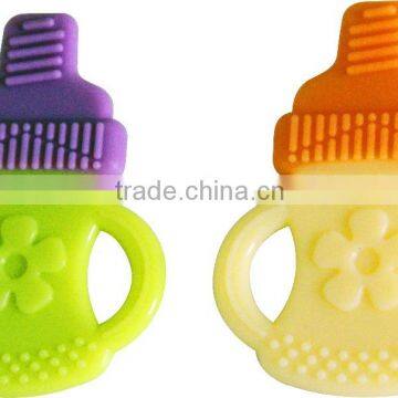 Safe and food grade baby bottle shaped baby cooling teether