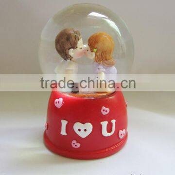 Wedding souvenirs snow globe