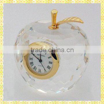 Wholesale Exquisite Cheap Apple Shaped Crystal Clock For Wedding Guest Takeaway Souvenirs