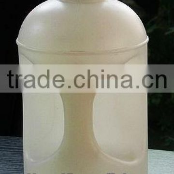 plastic shampoo bottle packaging