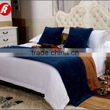 100% polyester faux fur pv plush hotel bed runner in bedspread
