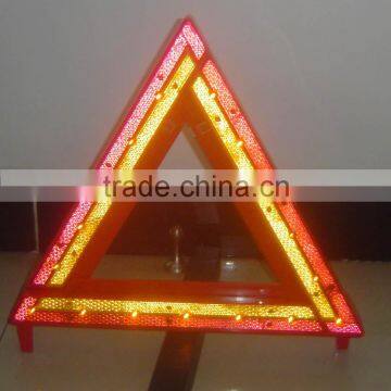 Traffic safety reflective emergency warning triangle