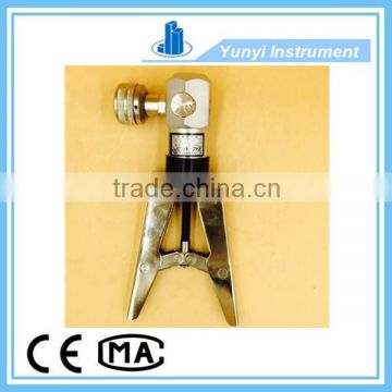 Pneumatic hand pressure test pump