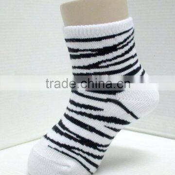 Lining Design Leopard Cheap Baby Socks