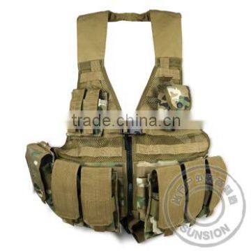 1000D high strength Nylon fabric Tactical Vest which has Molle system