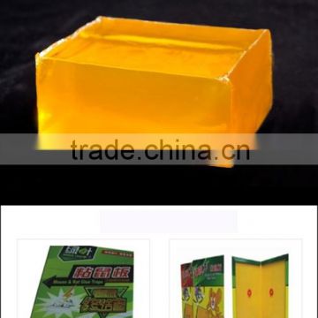 Mouse trapping glue for mouse trapping paper board