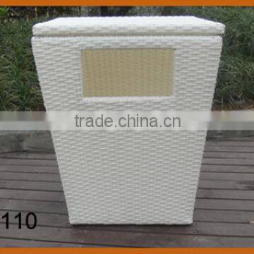 Small Size Wicker White Dusbin Family Use