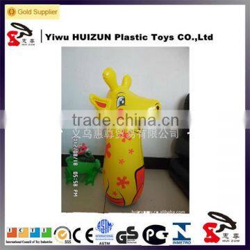 Yiwu factory new animal giraffe design inflatable plastic tumbler toys