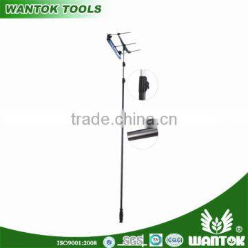 Roof snow remover with unti-slip handle