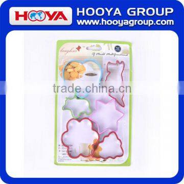 Set of 6 Christmas Themed Cookie Cutters Plastic With Soft Grip Edges Assorteed Designs Cookie Cutters photo-2