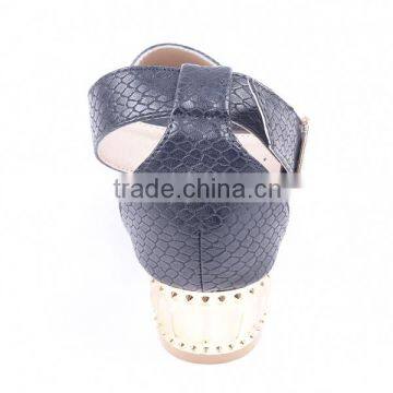 Happy Feet Snake Print Upper and Front Toe Fancy Low Heel Ladies Sandals With Buckle photo-5