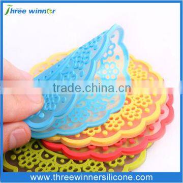 China supplier kitchen countertop waterpoof silicone lace mat