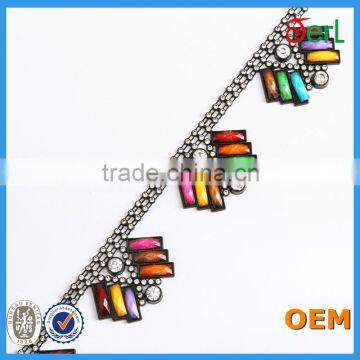 Plastic rhinestone chain trimming wholesale for evening dress decoration