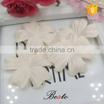 Popular decorative satin ivory flower petals decoration