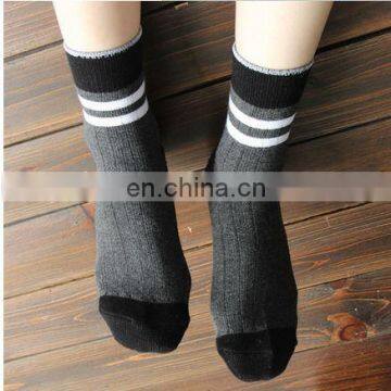 2015 Custom Fashion Socks That Heat up Professional Factory photo-2