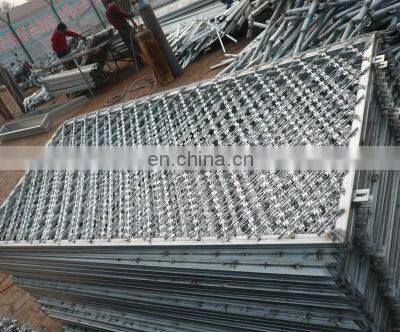 Low Price Galvanized Razor Barbed Wire Welded Wire Mesh photo-5