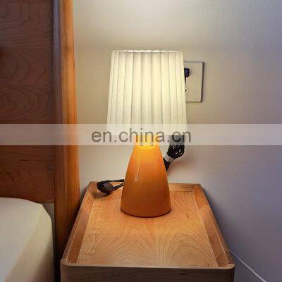 Wholesale Office Bedroom Bedside Desk Lamp Hotel Coffee Nordic Style Portable White Ceramic LED Table Light photo-5