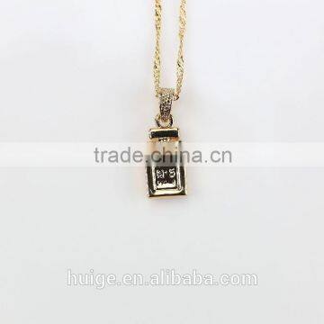 2015 Yiwu Simple Design Jewellery Hot Sales Brass Chain Gold Plated Pendant Necklace photo-3