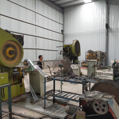 304 Stainless Steel Galvanized Barbed Wire (BTO-22, CBT-65) Razor Barbed Wire