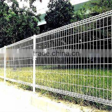 Galvanized and PVC coated triangle bend weld wire fence/wire mesh netting (manufacturer)