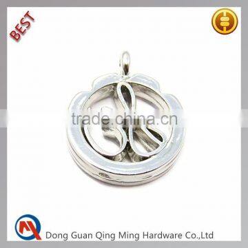 Fashion Engraved Logo Metal Bag Ornaments