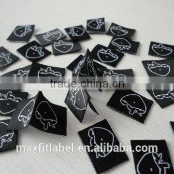 Custom high quality woven labels for clothing