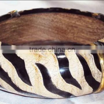 Designer Zebra Skin Pattern Horn Bangle For Women 10470