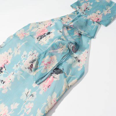 2025 Neue modische und elegante Halterneck-Kleid für Frauen mit schlankem Schnitt und rückenlosem Design und Druckmuster