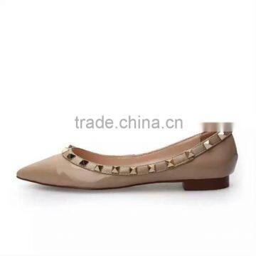 Women flat shoe nude color pointed toe heels ballet flats rubber outsole real leather upper with rivets