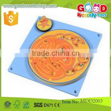 EN71 classical wall games Crab preschool equipement size 40*40*4 cm OEM/ODM wooden preschool equipment