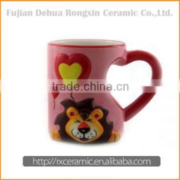 Hand-painted 3D ceramic lion crinkle mug