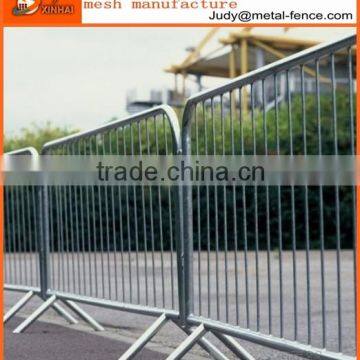 crowd control barrier