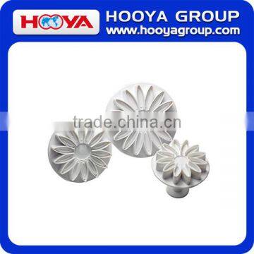 3 Pcs Veined Sunflower Daisy and Gerbera Flower Fondant Cake Sugarcraft Decorating Kit Cookie Mould Icing Plunger Cutter Tools photo-2