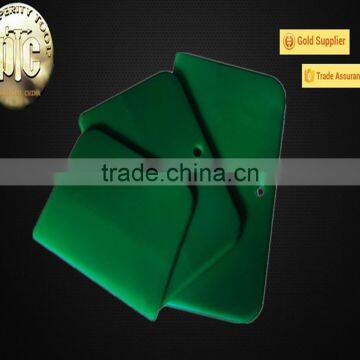 Plastic spreader